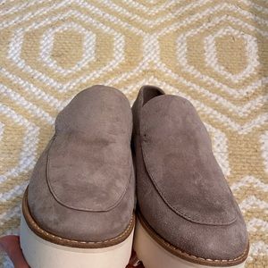 VINCE platform Zeta shoes.  Excellent condition.